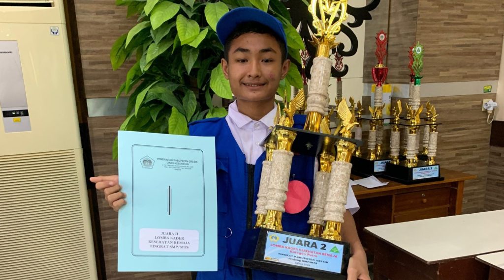 Juara2LombaKaderKesehatanRemajaKategoriPutrasekabupatenGresik